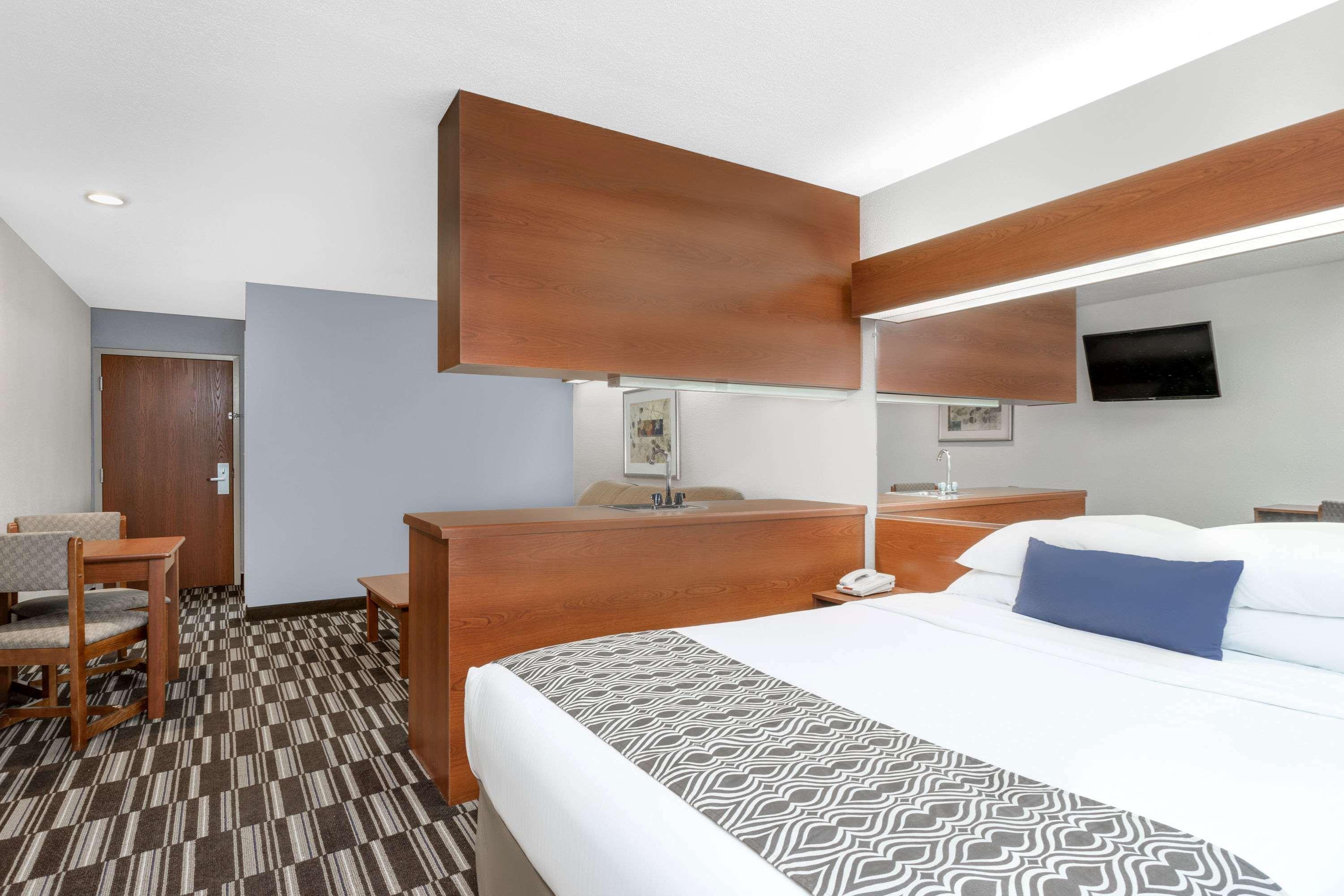 Microtel Inn & Suites By Wyndham Bremen Екстериор снимка